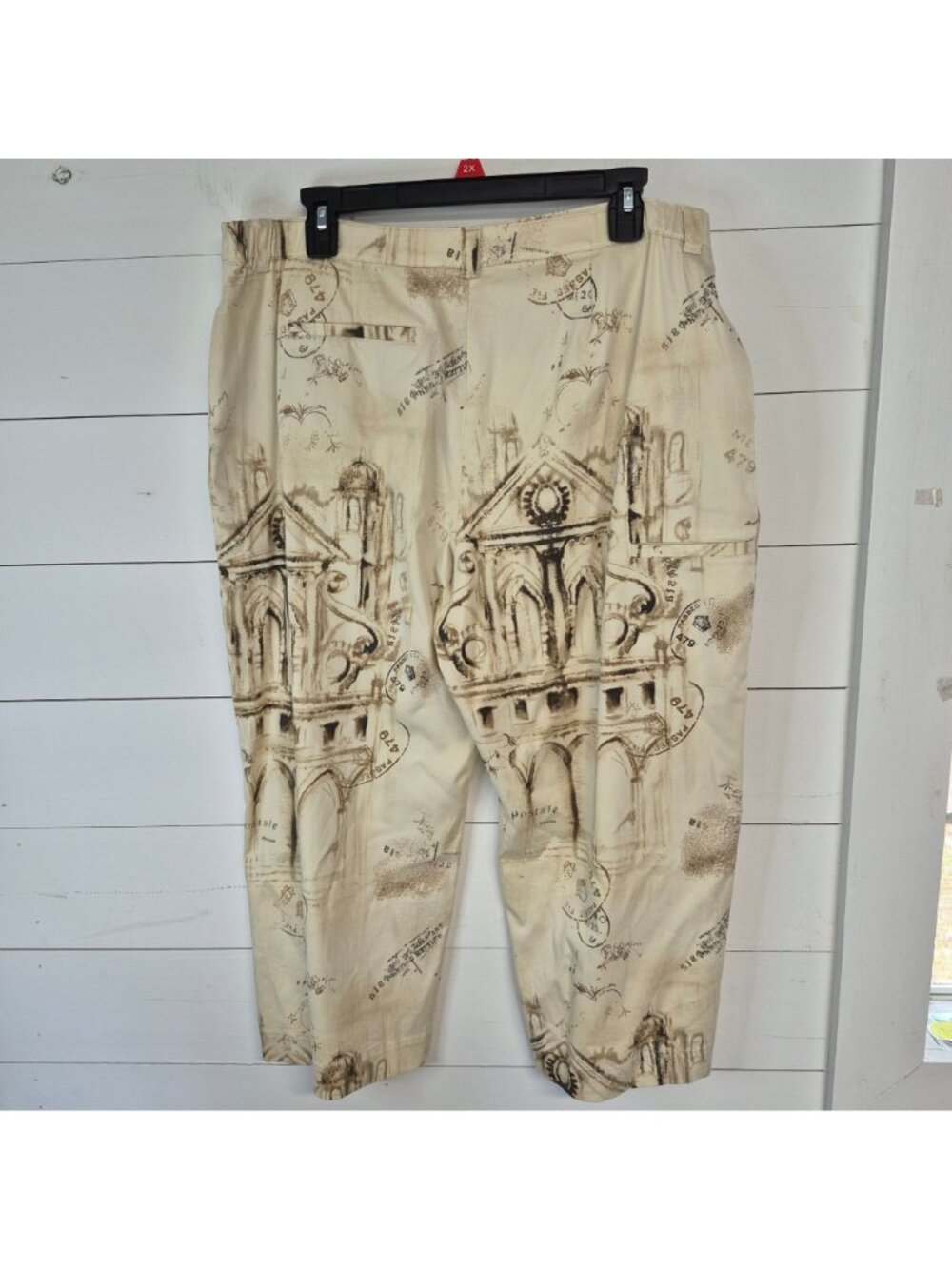 Chicos Women's Architectural Print Capris Beige XL Relaxed Fit Artistic Design - Picture 4 of 8